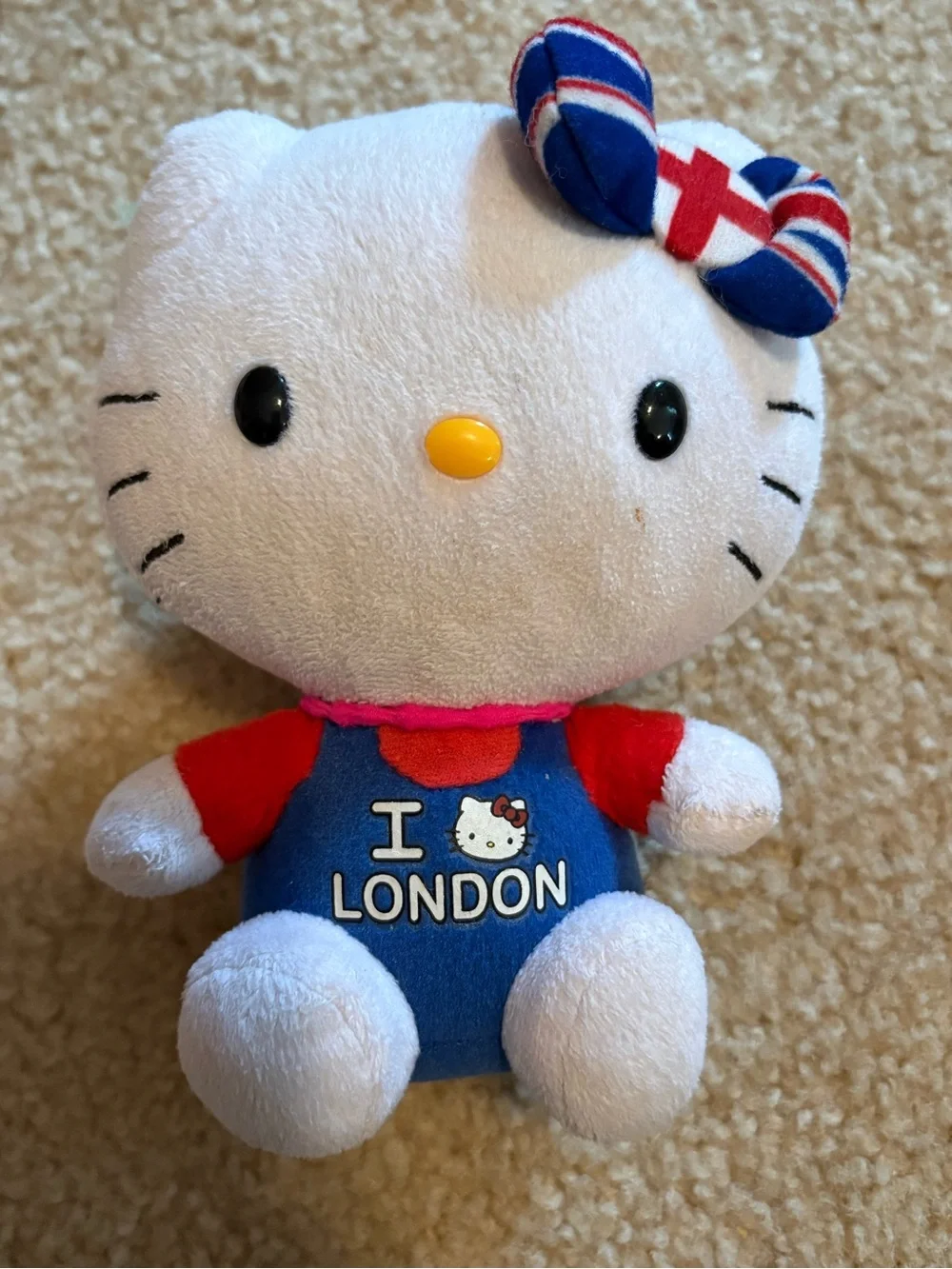 Hello Kitty Sanrio I Love London Plush Stuffed Animal TY 7”